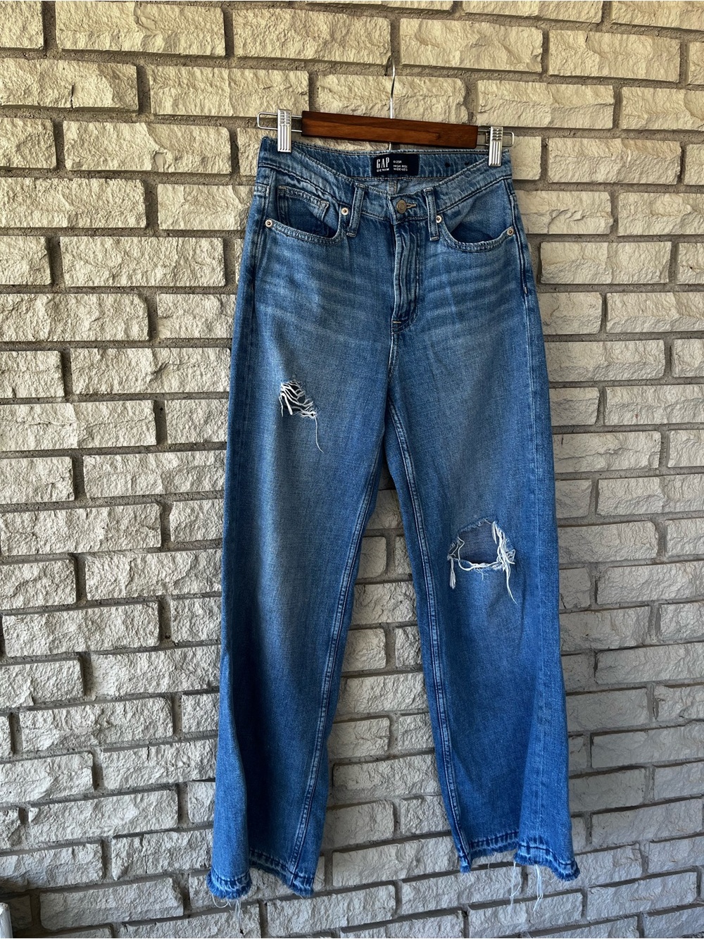 GAP High Rise Dark Wash Wide Leg Distressed Jeans Size 0/25R